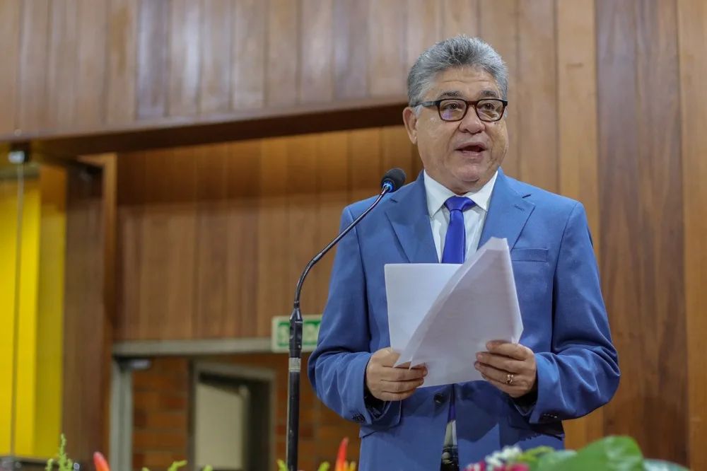 João Mádison celebra chegada de novo tomógrafo no Hospital de Corrente