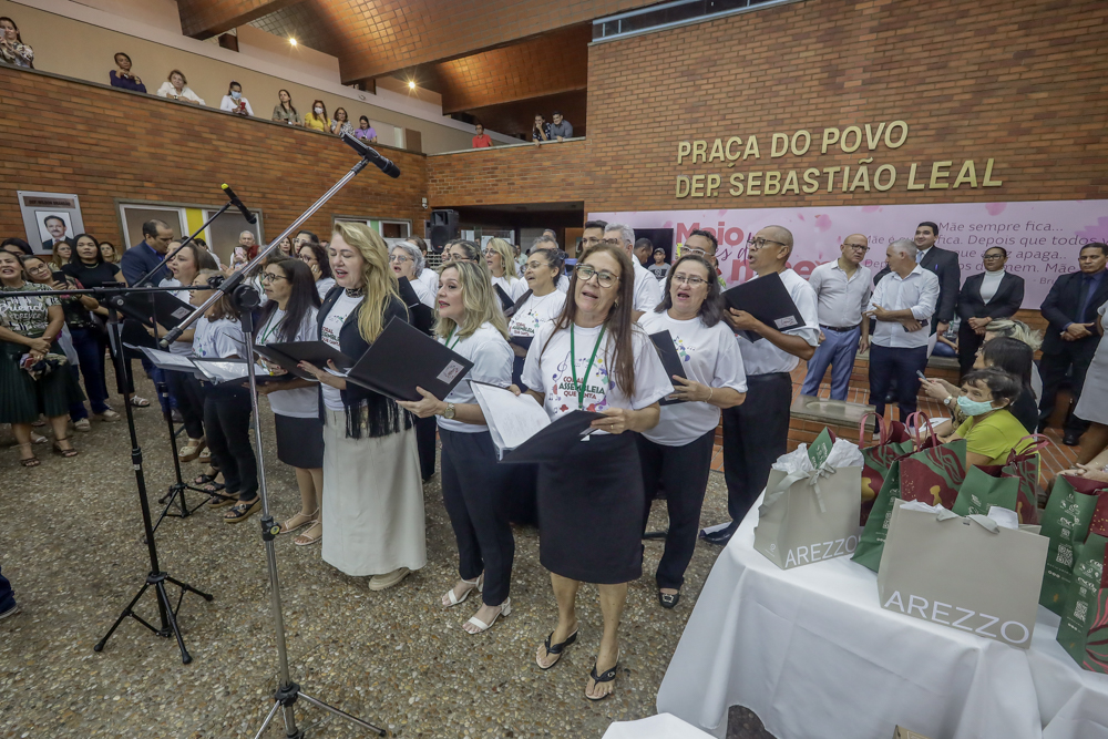 Mães servidoras da Assembleia são homenageadas