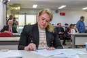 PL obriga assinatura física para empréstimos a idosos    