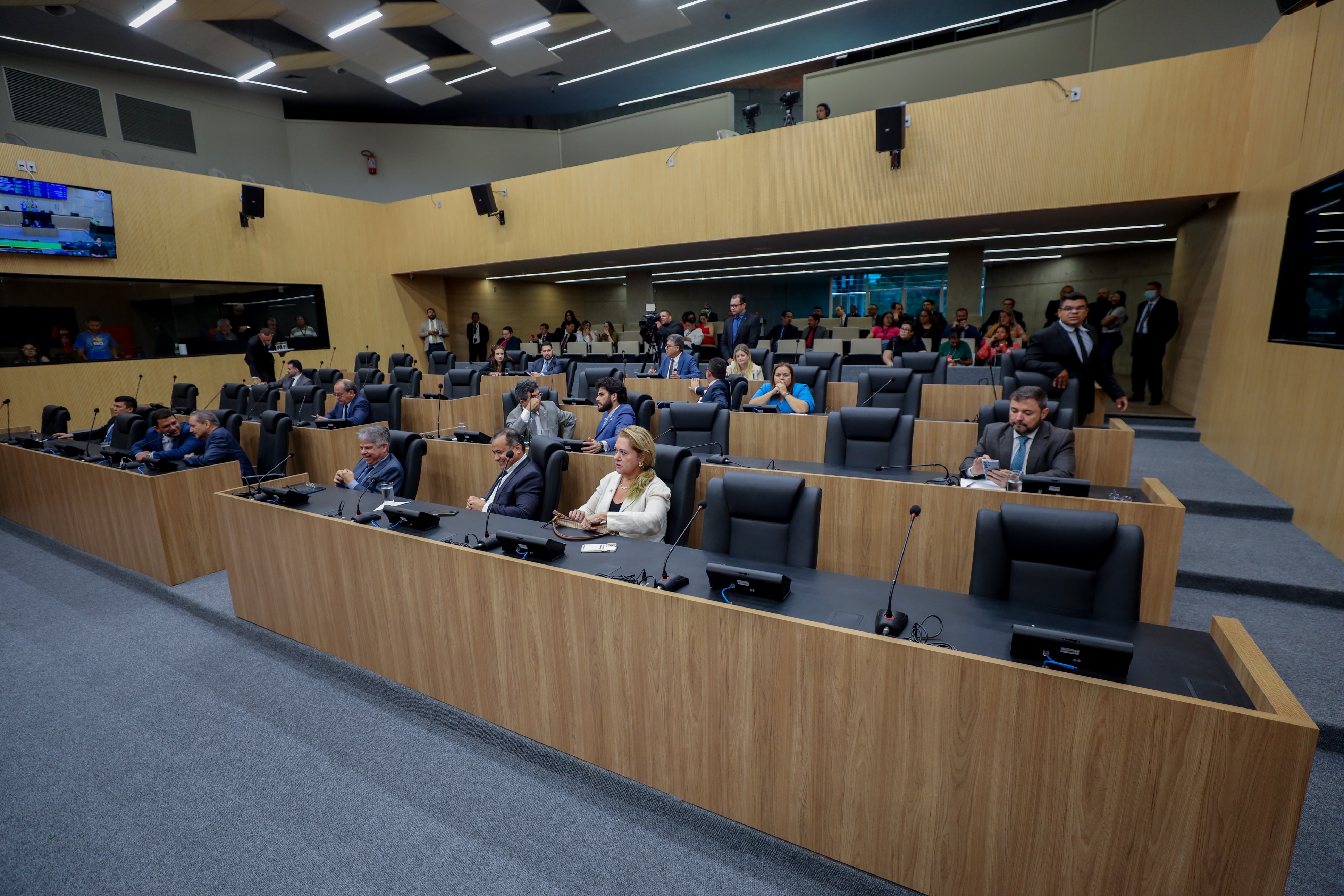 Plenário aprova adequações na Lei Kandir e a criação de fundo para a indústria