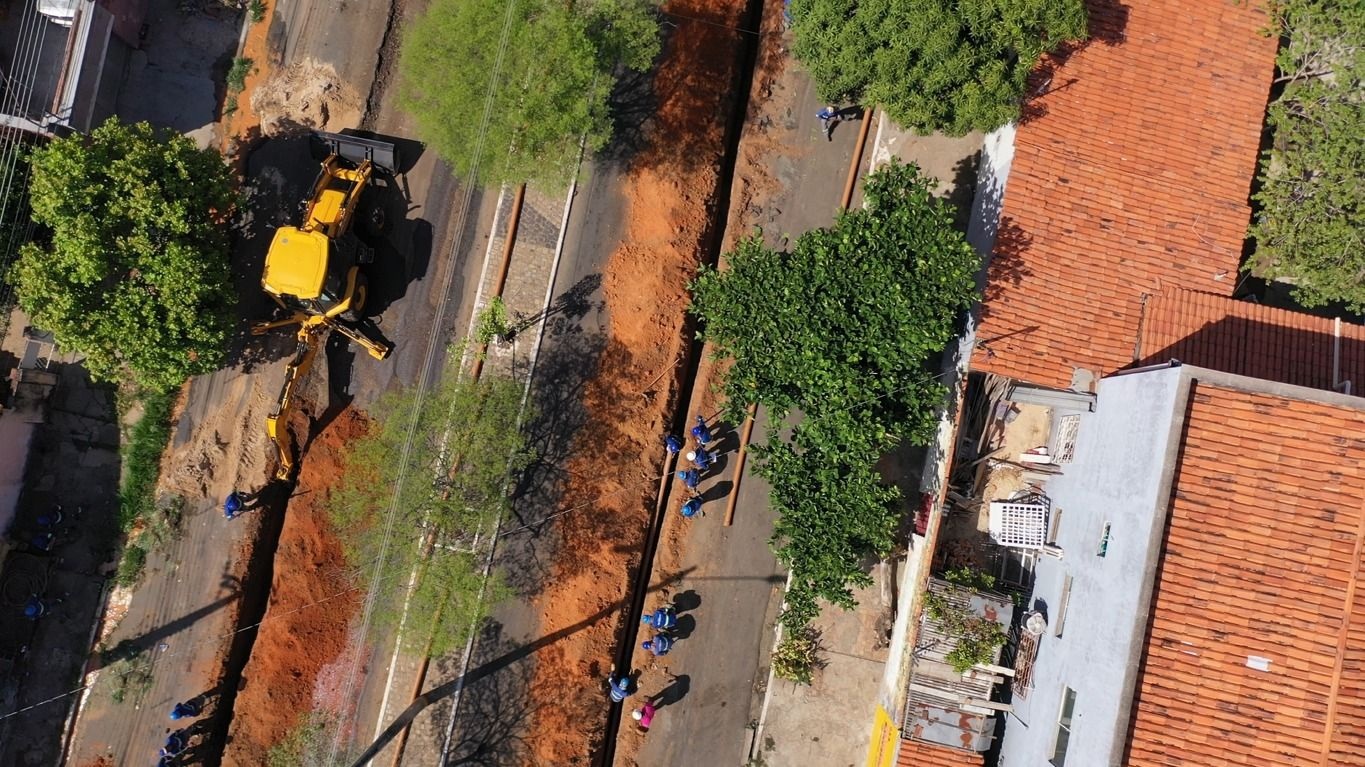 Águas de Teresina amplia a rede de esgoto em nove bairros da capital