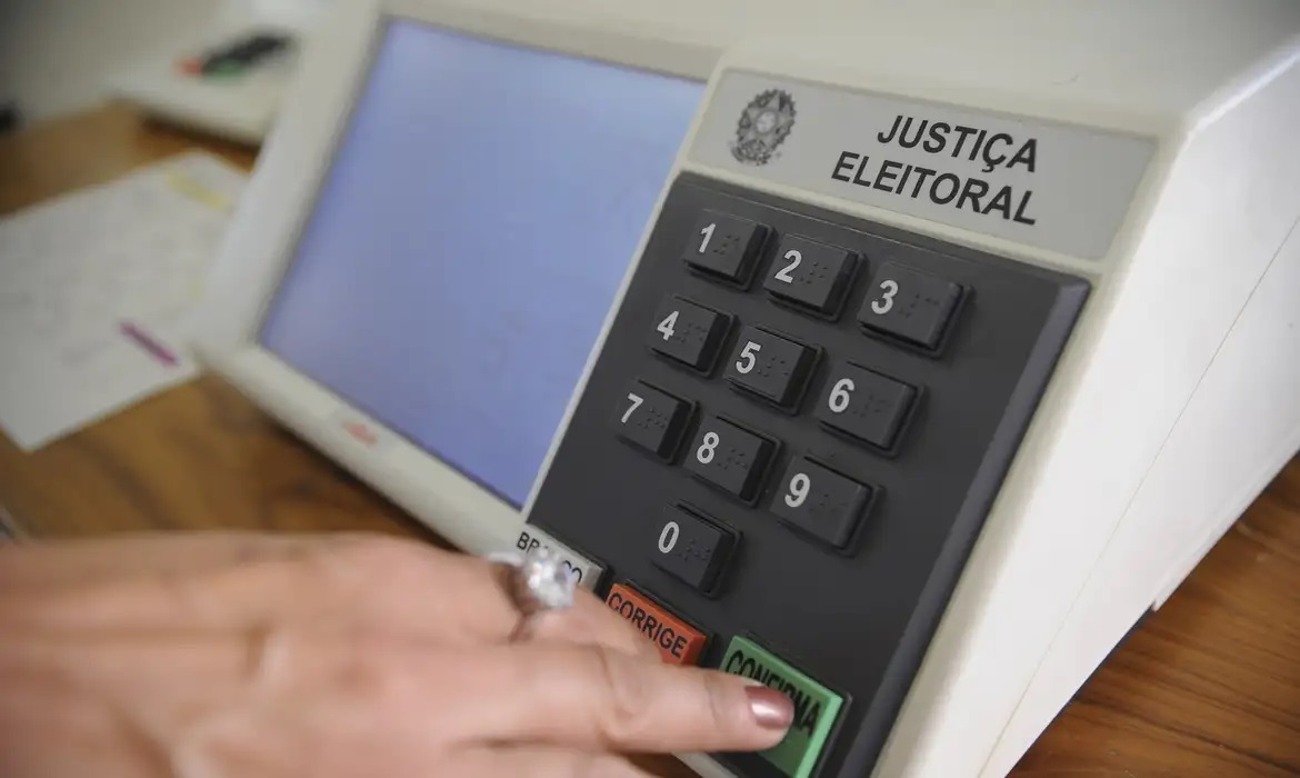 Eleições 2024: eleitores têm até esta quarta-feira (8) para regularizar o título e votar este ano