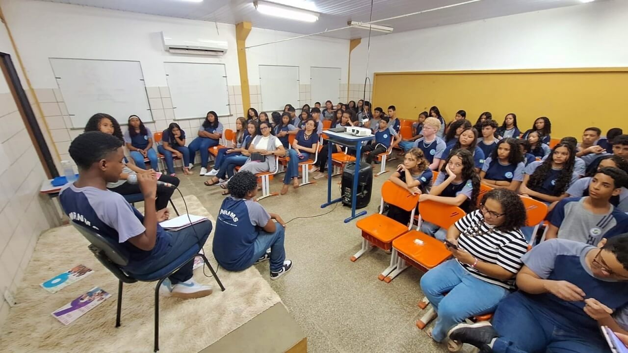 Escola municipal realiza workshop sobre autoconhecimento e inteligência emocional