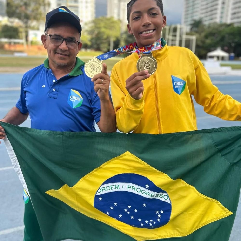 Piauiense conquista troféu de melhor técnico masculino nos Jogos Sul-Americanos Escolares na Colômbia