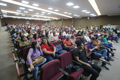  Professores participam de congresso sobre inclusão social 