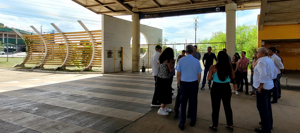 Teresina (PI) - Especialistas visitam estruturas de transporte que vão ser readequadas para ônibus elétricos