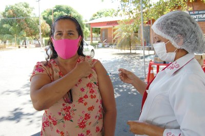 Vacinas da gripe e covid bivalente seguem disponíveis em Teresina