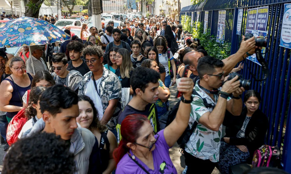 1° dia de provas do Enem registra 28,1% de ausências