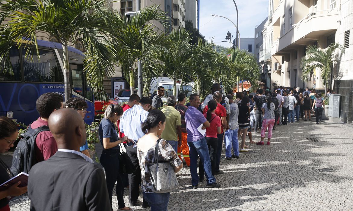 Acesso à saúde é mais difícil para LGBTQIA+ acima de 50 anos