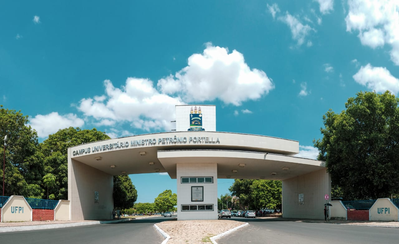 Após 9 anos, bolsas estudantis são reajustadas na UFPI