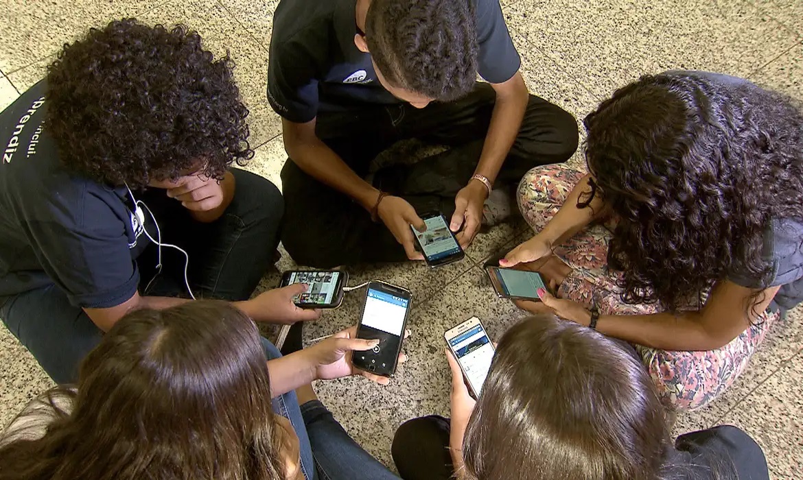 Aprovado projeto que protege crianças em ambiente virtual