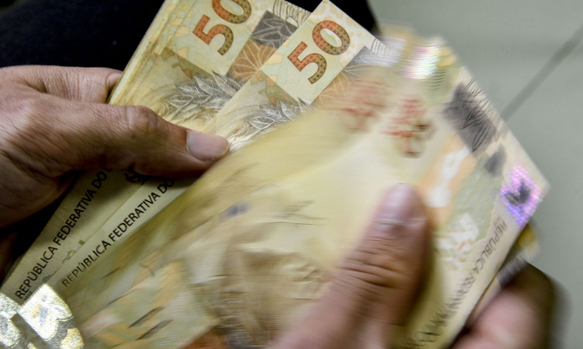 Auxílio Brasil de R$ 600 começa a ser pago nesta terça-feira