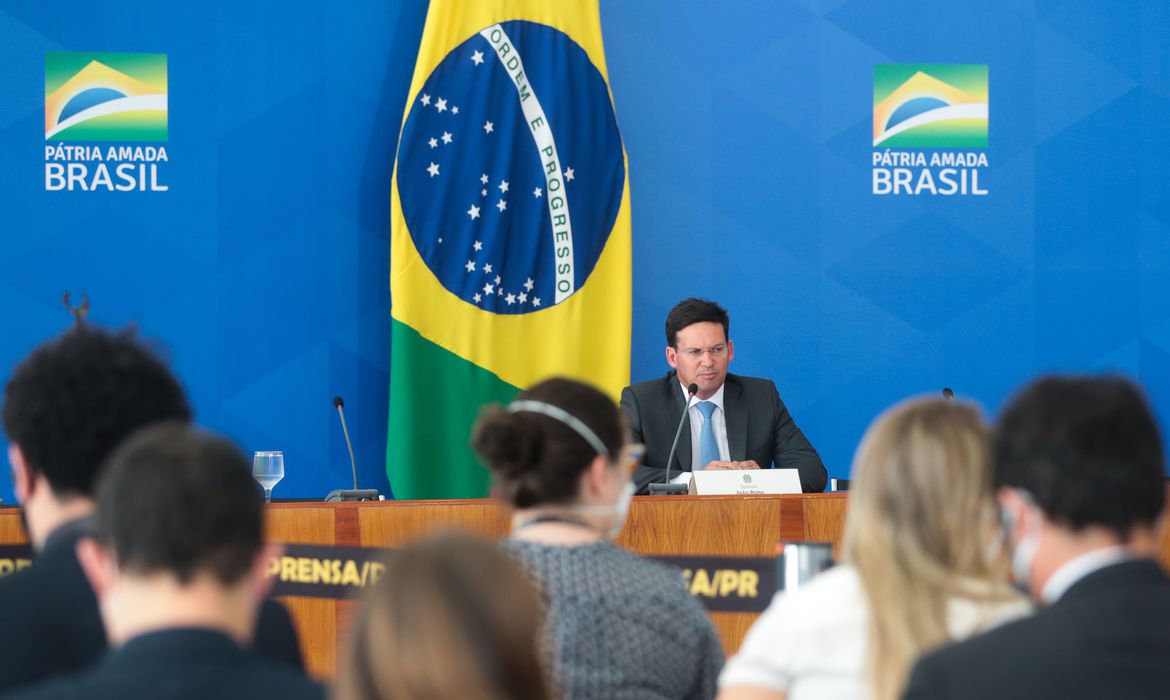 Auxílio Brasil terá reajuste de 20% em relação ao Bolsa Família