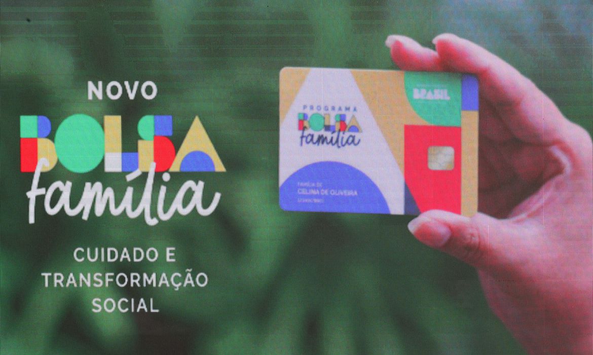 Beneficiários com NIS de final 7 recebem novo Bolsa Família