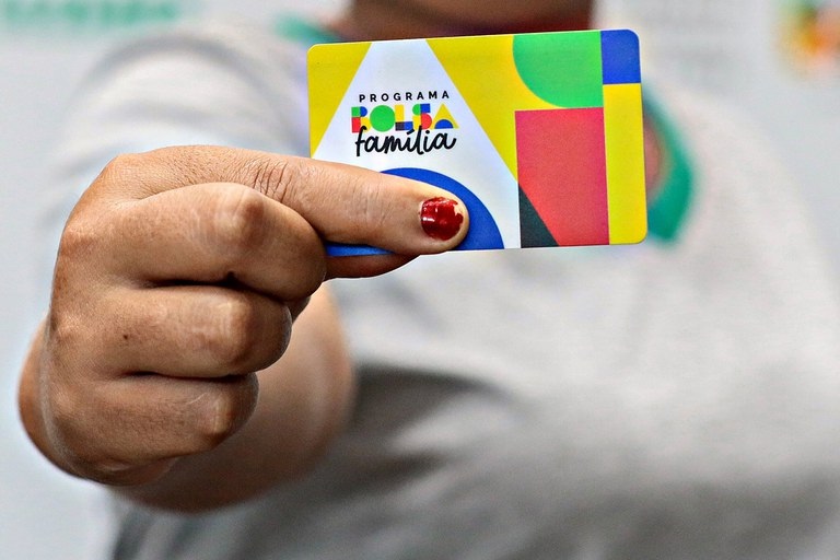 Beneficiários do Bolsa Família têm 41% menos chance de desenvolver Aids