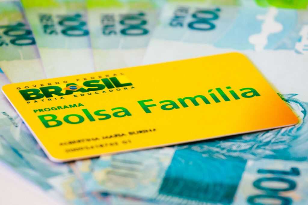 Bolsa Família voltará a exigir frequência escolar e vacinação