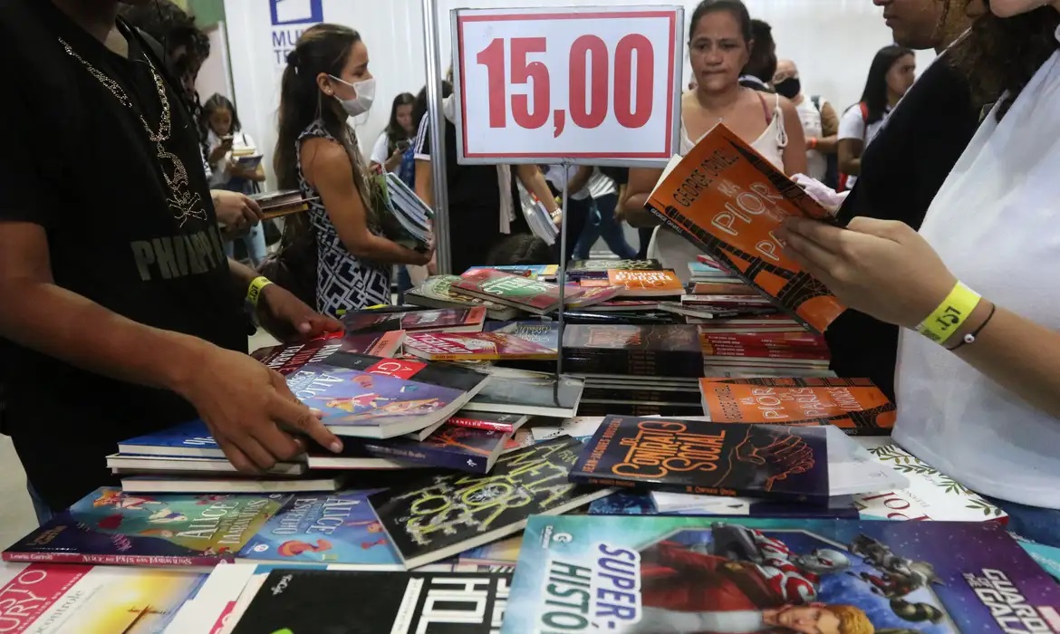 Brasil tem 25 milhões de compradores de livros