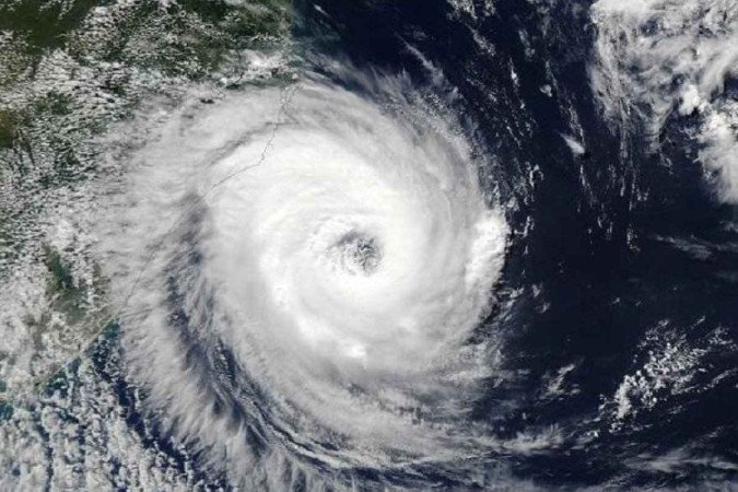 Brasil tem risco de temporais neste sábado e ciclone ganha força em alto-mar