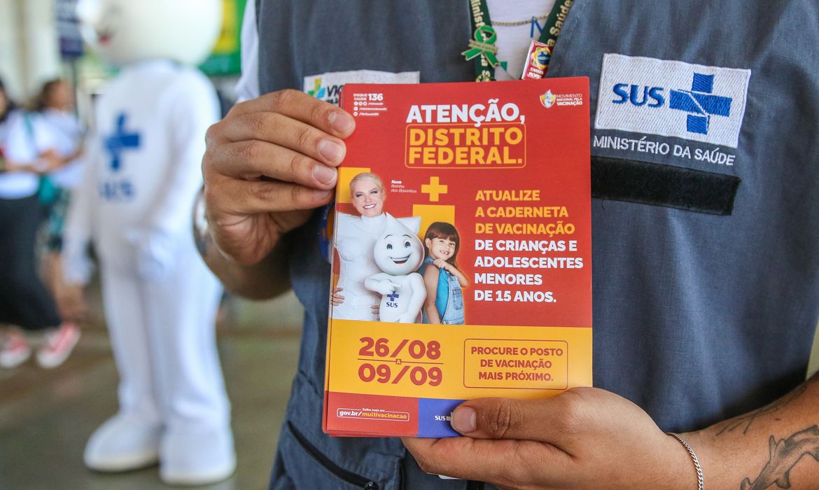 Campanha busca ampliar vacinação de crianças e adolescentes