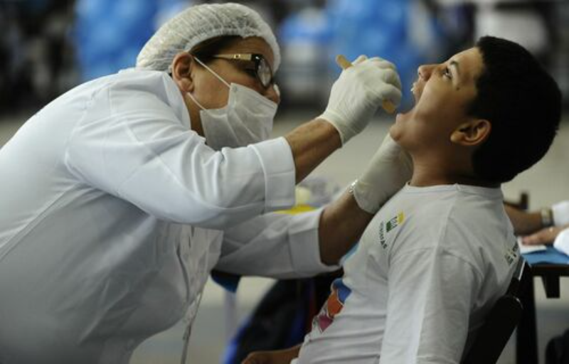 Cárie está entre as doenças bucais mais comuns no Brasil