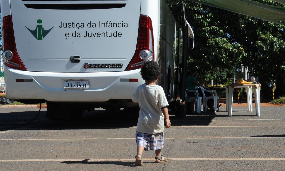 Conselho Nacional de Justiça promove esta semana ações para marcar Dia Nacional da Adoção