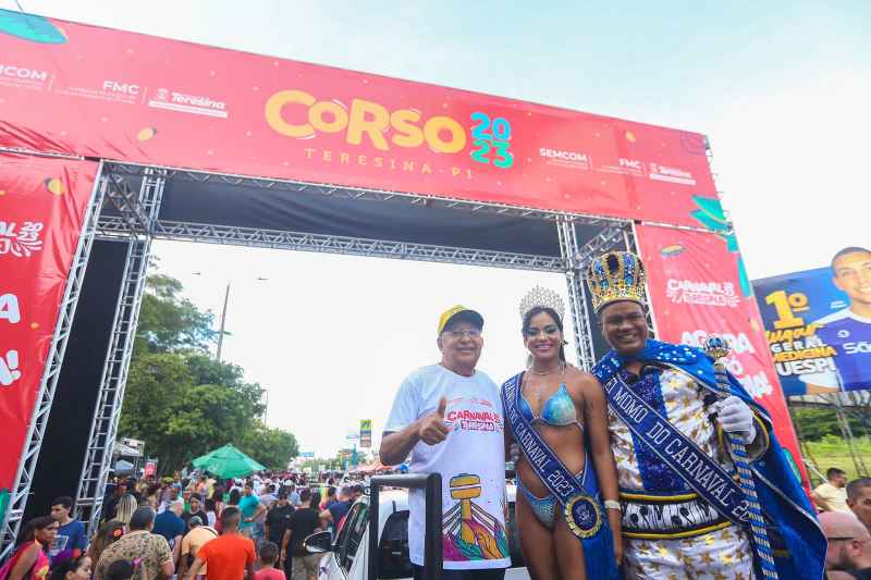 Corso de Teresina retorna com sucesso e povo participa da folia