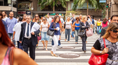 Desemprego no Brasil cai para 7,7% no 3º trimestre