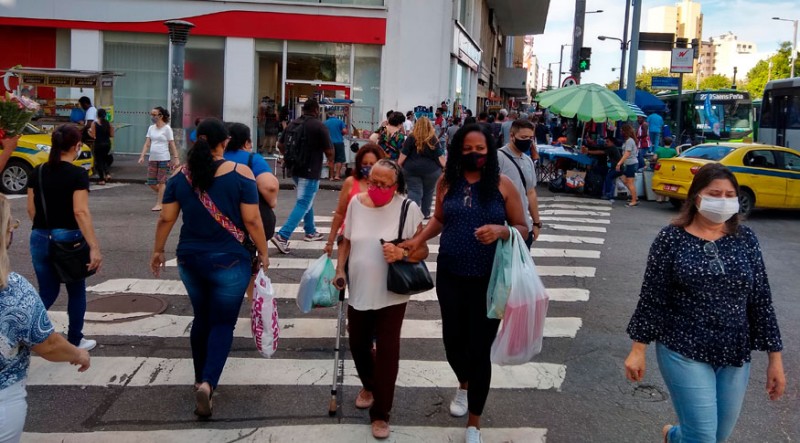 Desemprego recua para 13,7% e atinge 14,1 milhões de pessoas no trimestre até julho