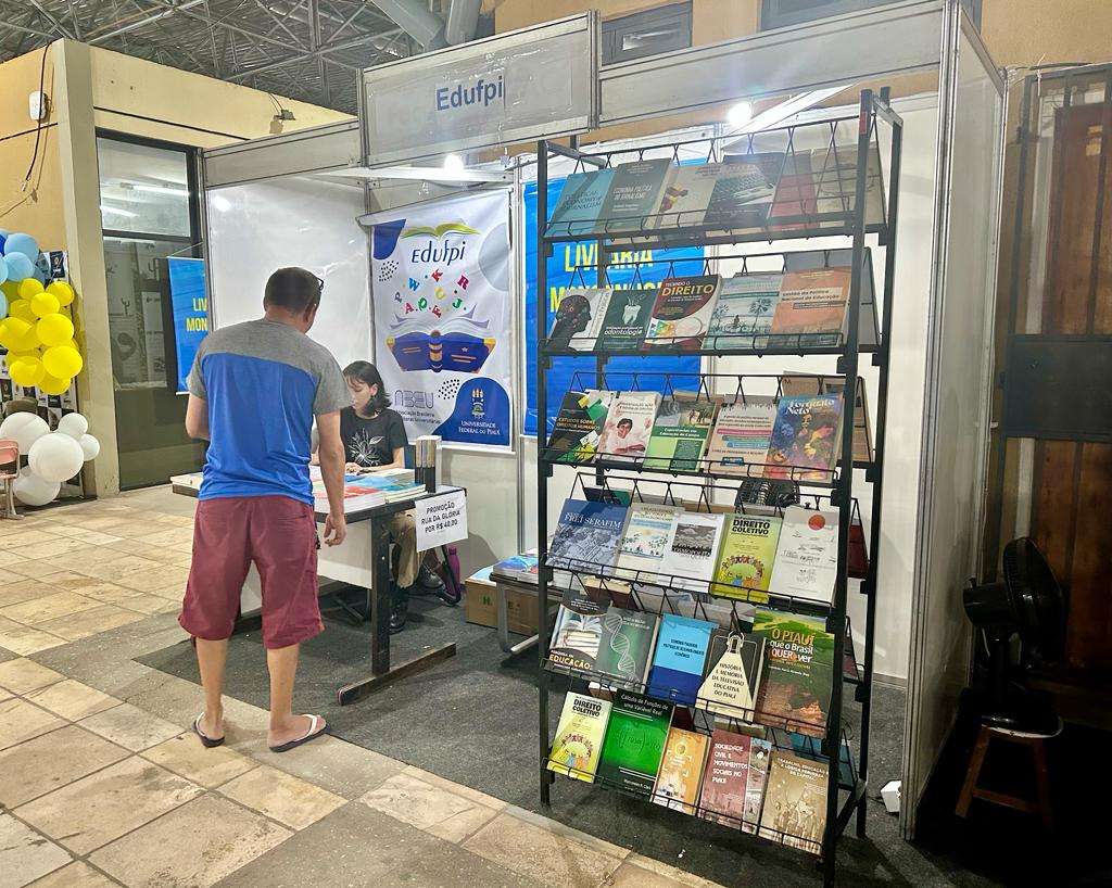 Dia Mundial do Livro: Editora da UFPI fomenta cultura e conhecimento