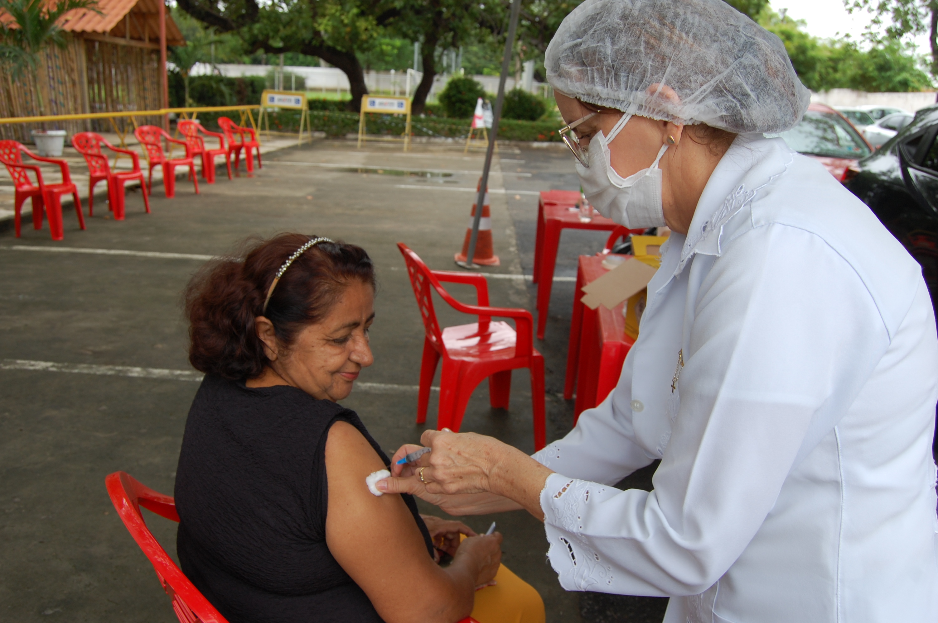 Dose de reforço reduziu em 99,8% a chance de morte por COVID-19 no pico da variante Ômicron em Teresina