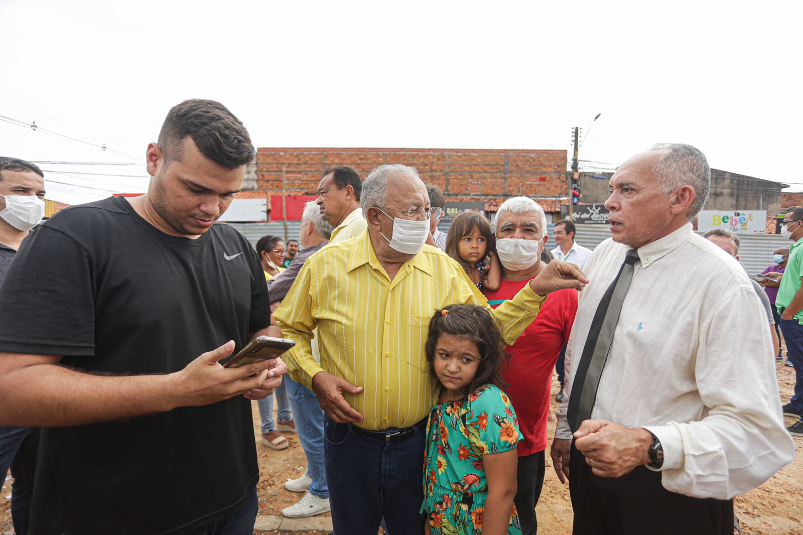 Dr. Pessoa vistoria obra de construção do Novo Mercado do Renascença II