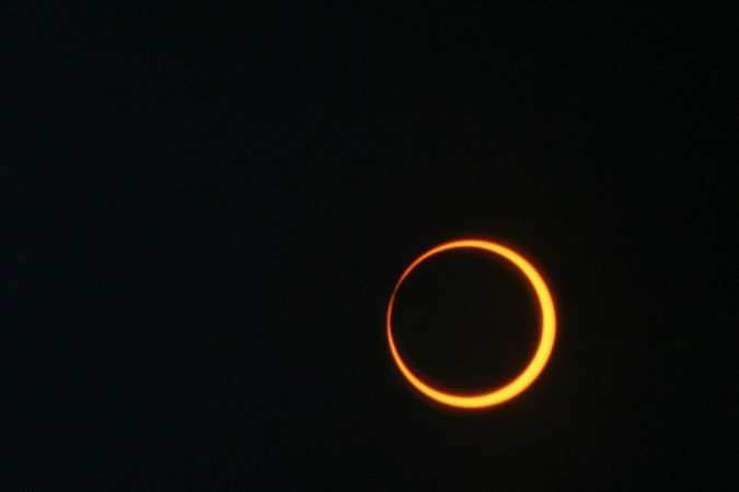 Eclipse solar anular acontece neste sábado (14)