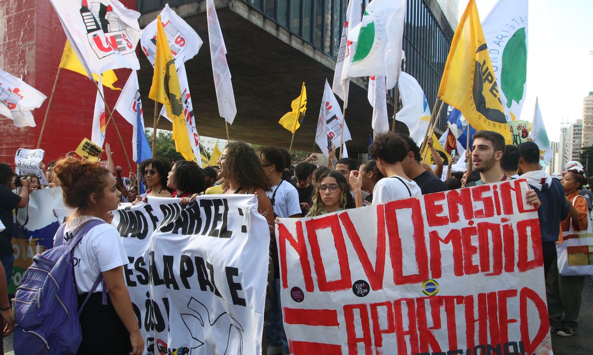 Enviado ao Congresso projeto com mudanças do novo ensino médio