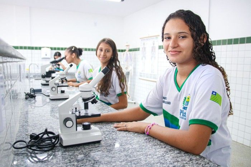 Escolas do Estado preparam testes seletivos para 2024