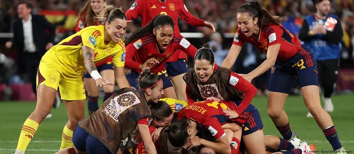 Espanha derrota Inglaterra e conquista Copa Feminina