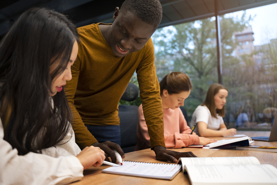 Estudantes contam como usaram o Enem para estudar no exterior