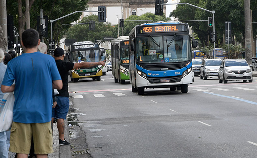 Estudo analisa impacto das políticas de auxílio-transporte aos trabalhadores