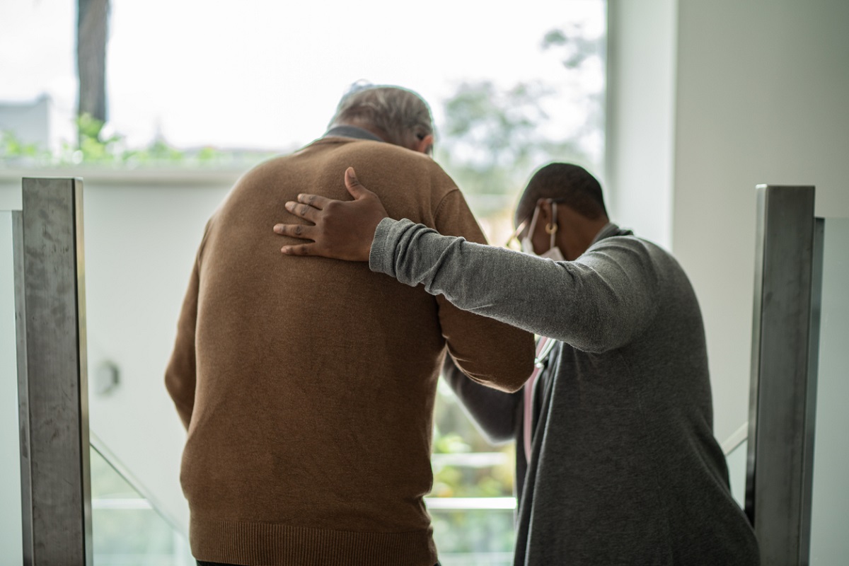 Estudo relaciona doença de Parkinson à solidão