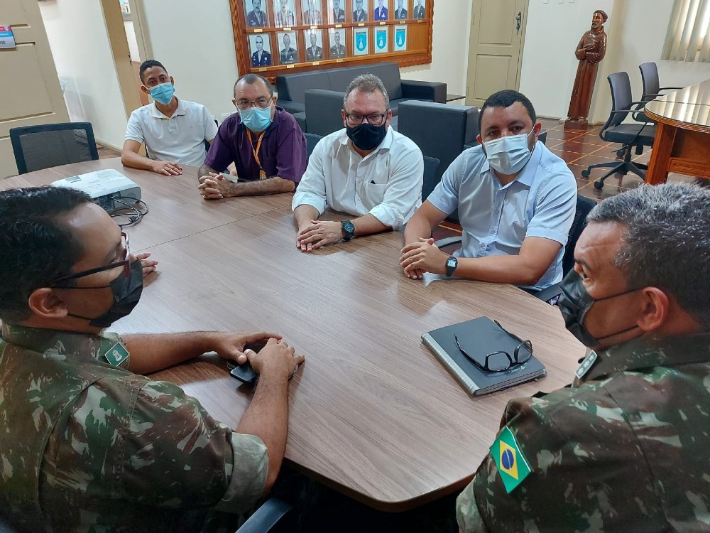 Eturb propõe parceria para formação de militares do 2º BEC