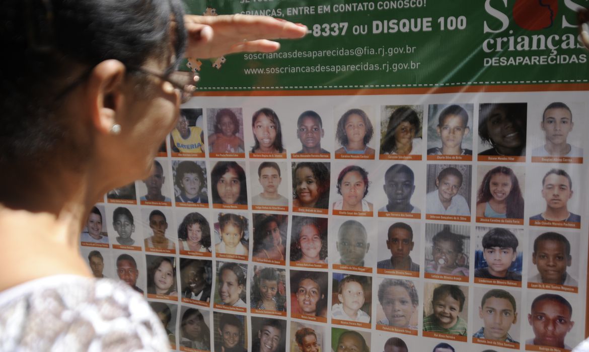 Falta ao Brasil padronização na busca a desaparecidos