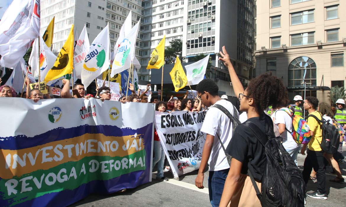 Grêmio estudantil está presente em apenas uma a cada dez escolas