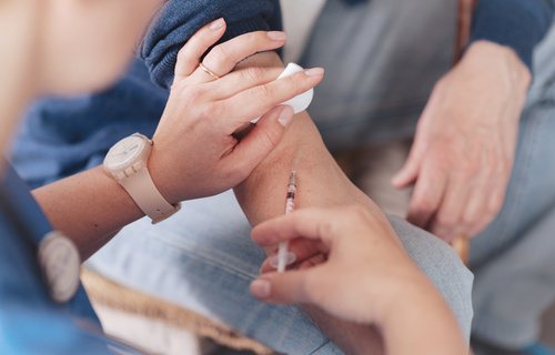 GRIPE: Cerca de 50% dos idosos e profissionais de saúde ainda não se vacinaram contra a influenza