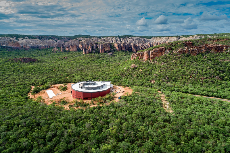 IBGE lança Brasil em Números com obras do Museu da Natureza