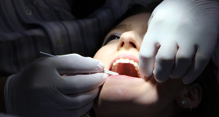 Infecções dentárias e doenças cardíacas podem estar interligadas