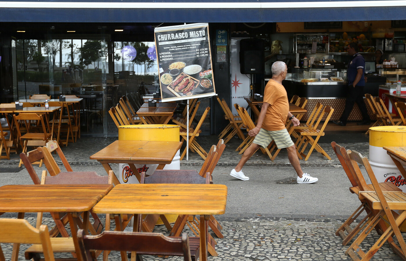 Inflação: brasileiros trocam refeições completas por salgados