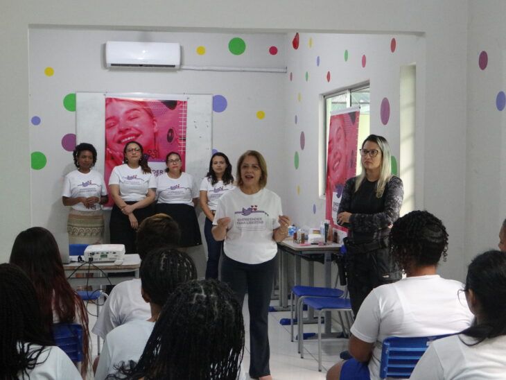 Internas de penitenciária realizam cursos de capacitação