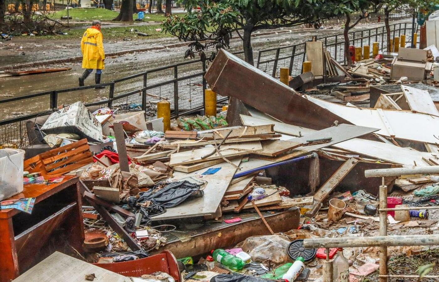 LIXÕES: Brasil destina 33 mi de toneladas em locais irregulares