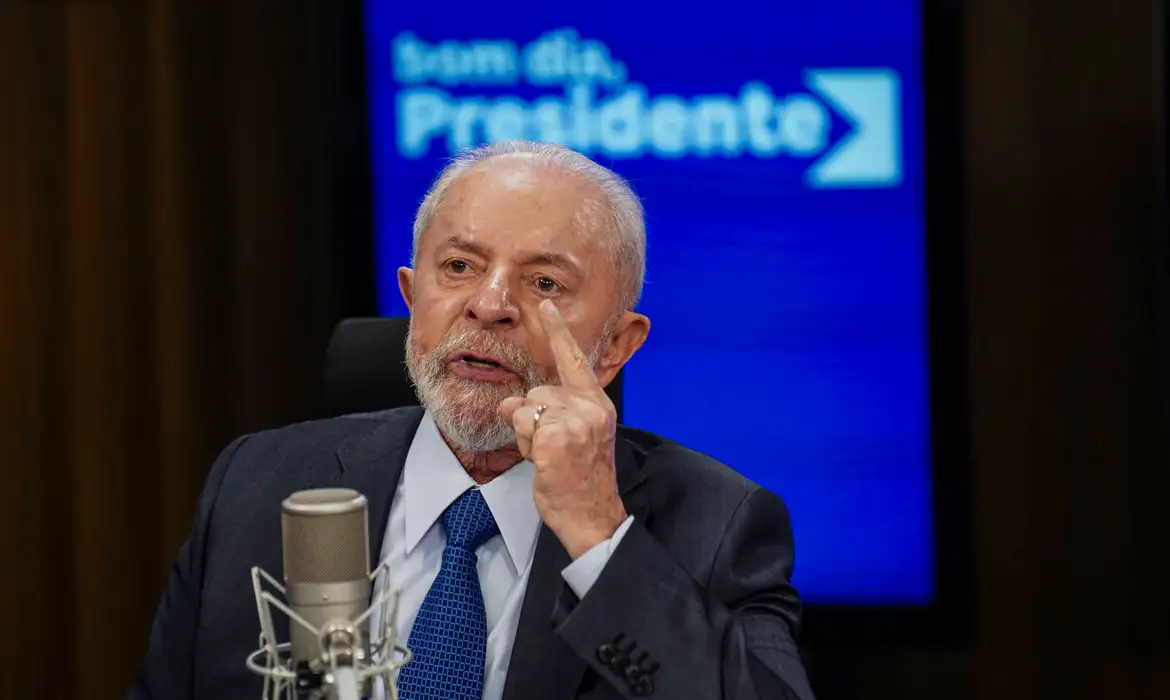 Lula exalta trabalho de voluntários no RS e condena fake news