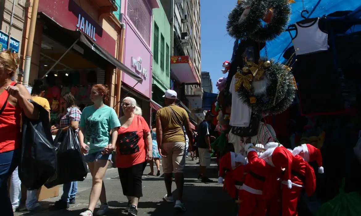 Mais de 40% dos consumidores pretendem comprar no Natal