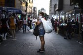 Número de trabalhadores subocupados cresce e trava consumo no Brasil